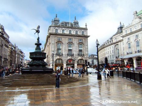 Postcard Picadilly Circus