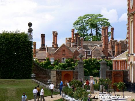 Postcard Unique building of hampton court palace