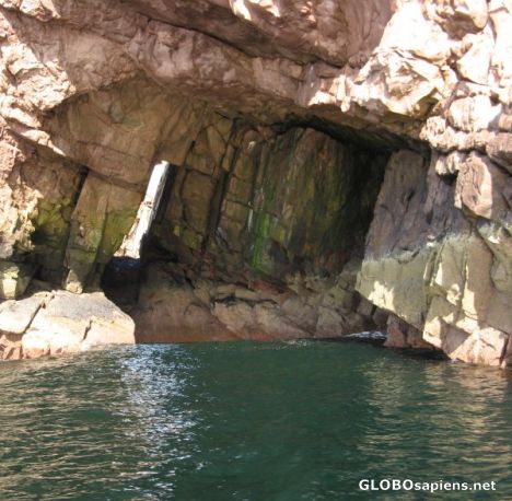 Postcard Tanera Beg, natural arch 2