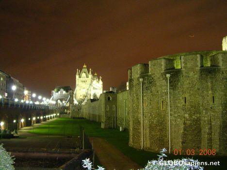 Postcard London by night 2
