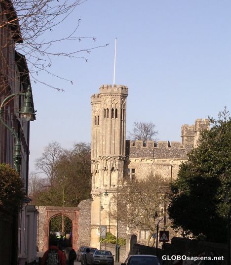 Postcard King's School - View of the gate from the east
