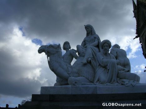Postcard Allegorical sculptures on the Albert Memorial 3