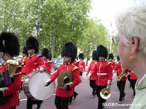 Postcard London - Parade of military orchestras