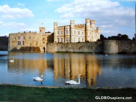 Postcard Leeds castle in Kent