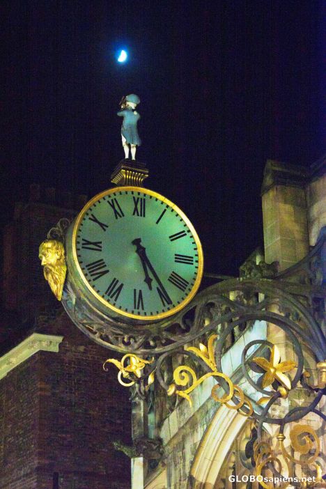Postcard A nice clock