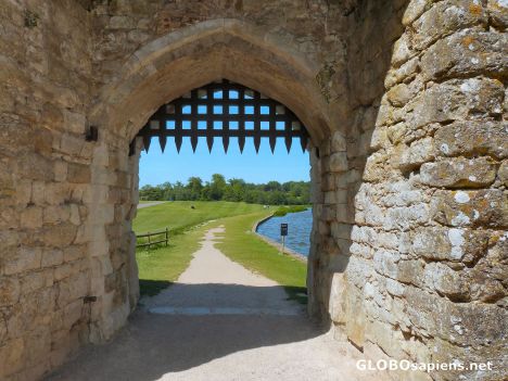 Postcard Leeds castle