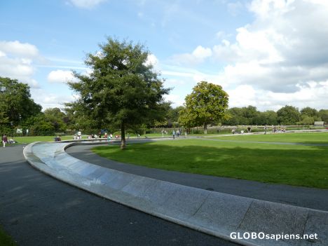 Postcard Fountain