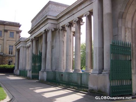 Postcard Arch entrance to Green Park