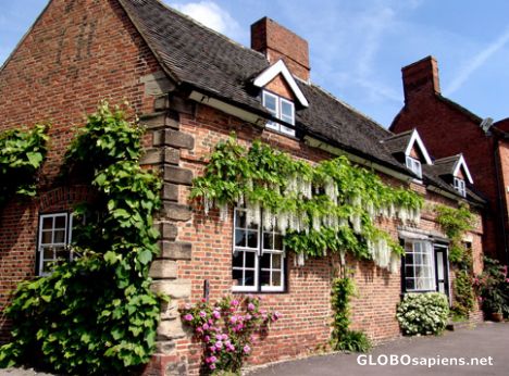 Postcard Old English Cottage