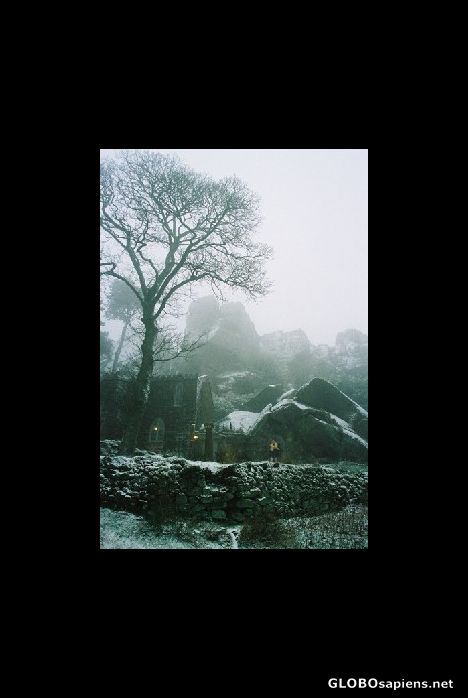 Postcard Tiny castle for hire, carved into roaches rock