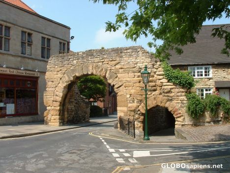 Postcard Newport Arch