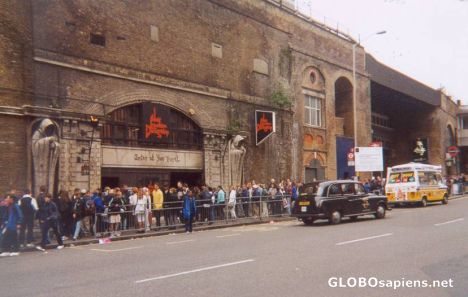 Postcard London Dungeon