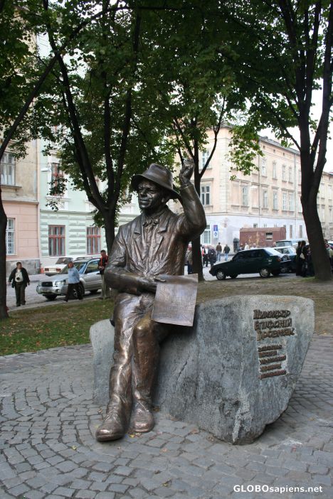 Postcard Monument dedicated to Nikifor.