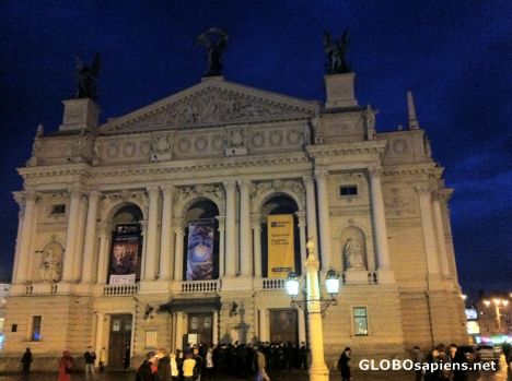 Postcard Lwów (UA) - the Opera House at night