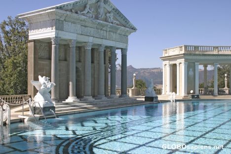 Postcard Heast Castle: Outdoor swimming-pool