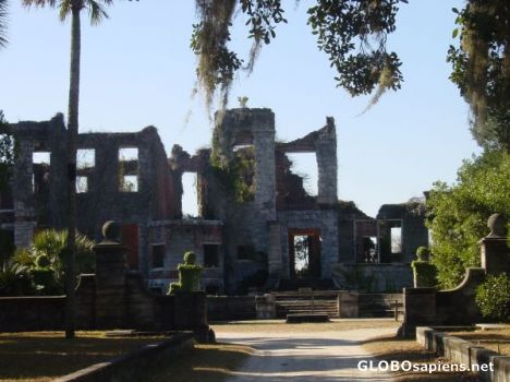 Postcard Dugeness Castle ruins