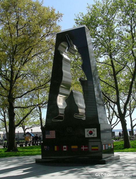 Postcard Korean War memorial