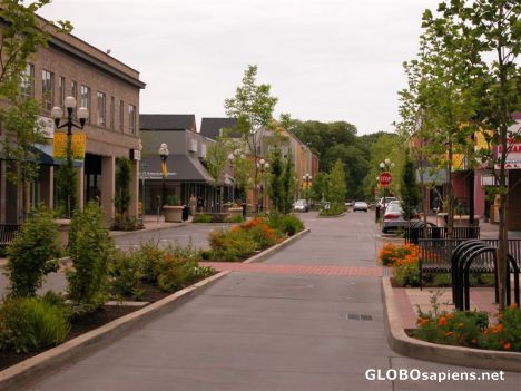 Postcard Looking down Broadway, Eugene