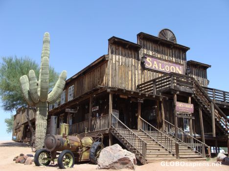 Postcard Mammoth Saloon