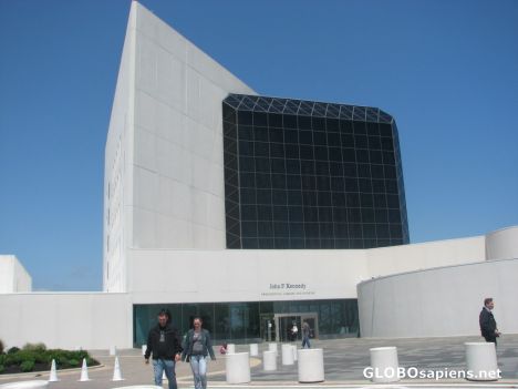 Postcard JFK Memorial Library and Museum