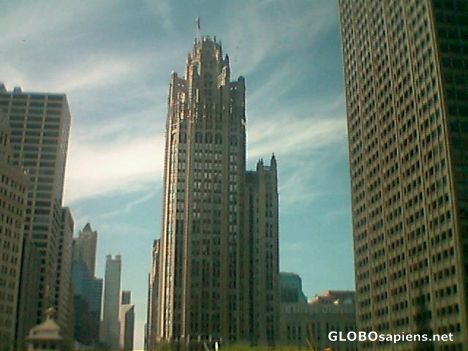 Postcard A building in Chicago