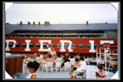 Postcard Pier 17