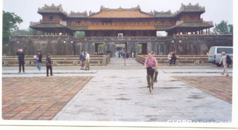 Postcard Hue castle
