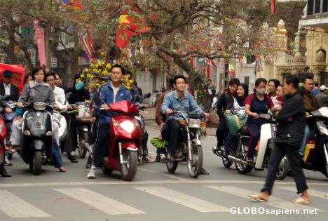 Postcard Hanoi - Crossing at the TET Festival