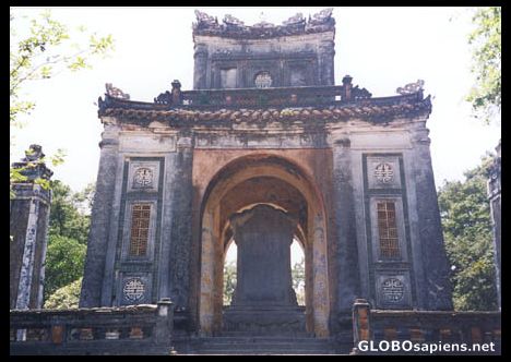 Postcard Tu Duc tomb´s monument.