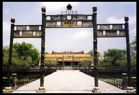 Postcard Hue´s citadel entrance.