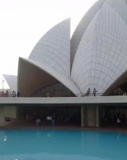 In New Delhi is the Lotus Temple