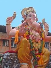 Ganesh the zoomorphic deity as big as a house ready to be baptized.