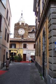 Castle/museum over other buildings