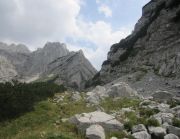 Looking up at the Samar Pass. Beside Stit, Bobotov Kuk ahead Looking up at the Samar Pass. Beside Stit, Bobotov Kuk ahead