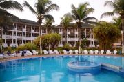 L'Etoile du Sud main building and pool L'Etoile du Sud main building and pool