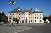 a trio of beautiful pastel-coloured baroque houses
