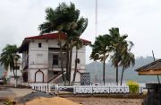 A bit of colonial architecture in Limbe A bit of colonial architecture in Limbe