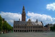 Universiteit's library on the Ladeuzeplein