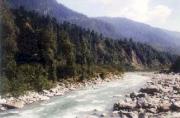 beas river along the manali road