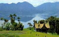 Who knows about Lake Maninjau?